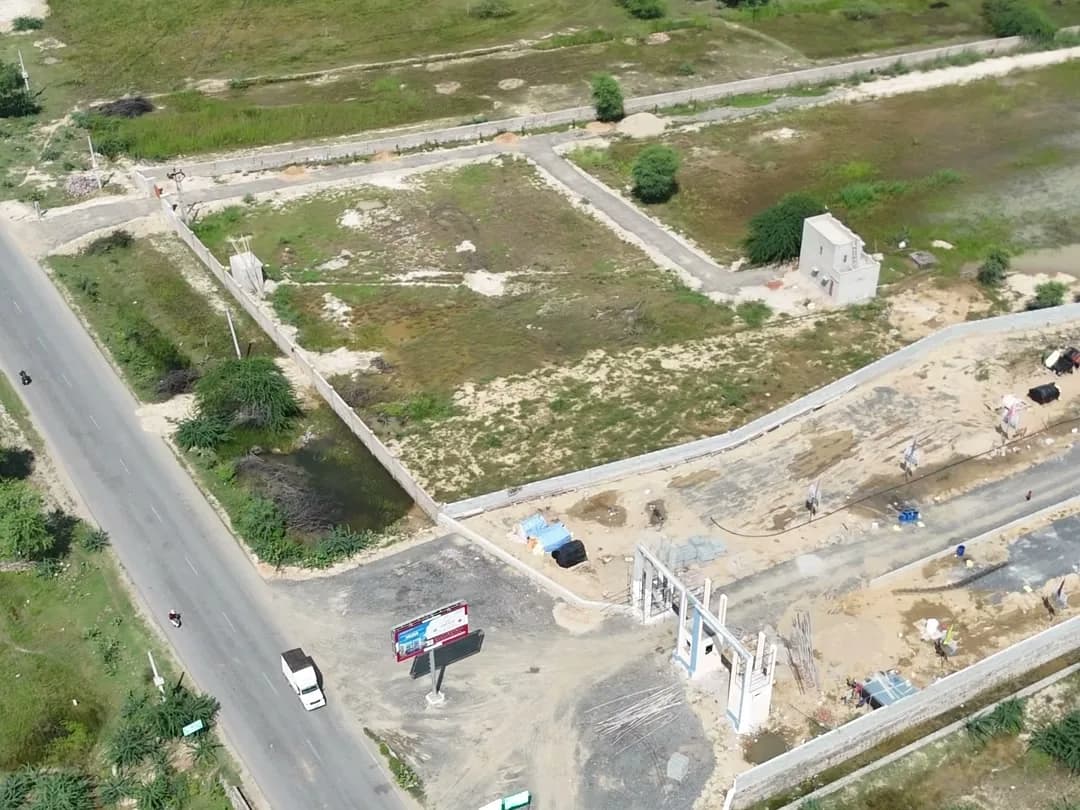 Swarn Nagri Vistar beside the 200 ft main road, seen from above