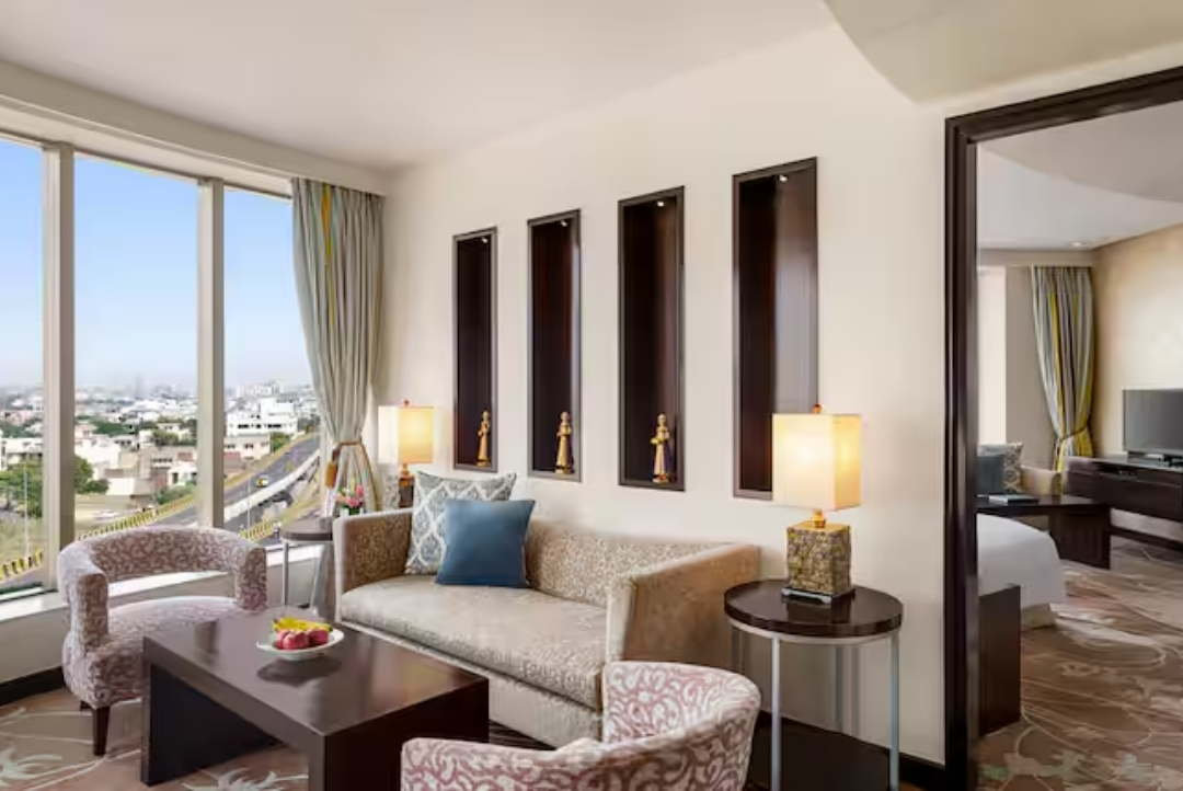 Suite living room — Hilton Jaipur