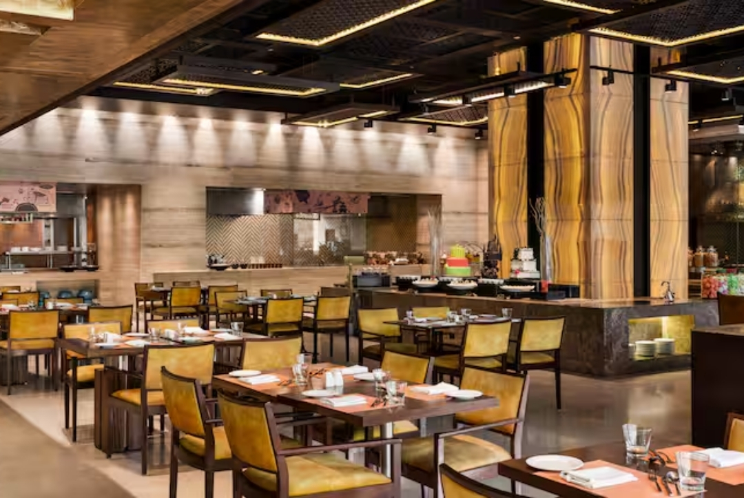 All-day dining restaurant — Hilton Jaipur
