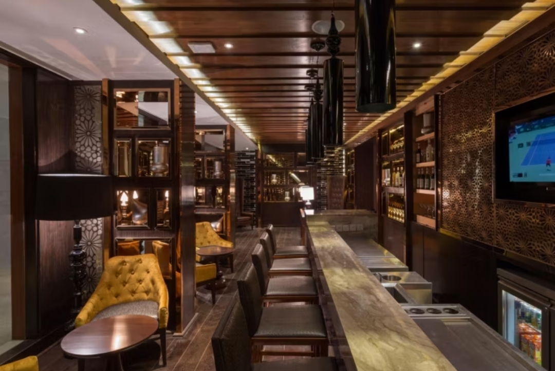 Lounge bar — Holiday Inn Jaipur City Centre