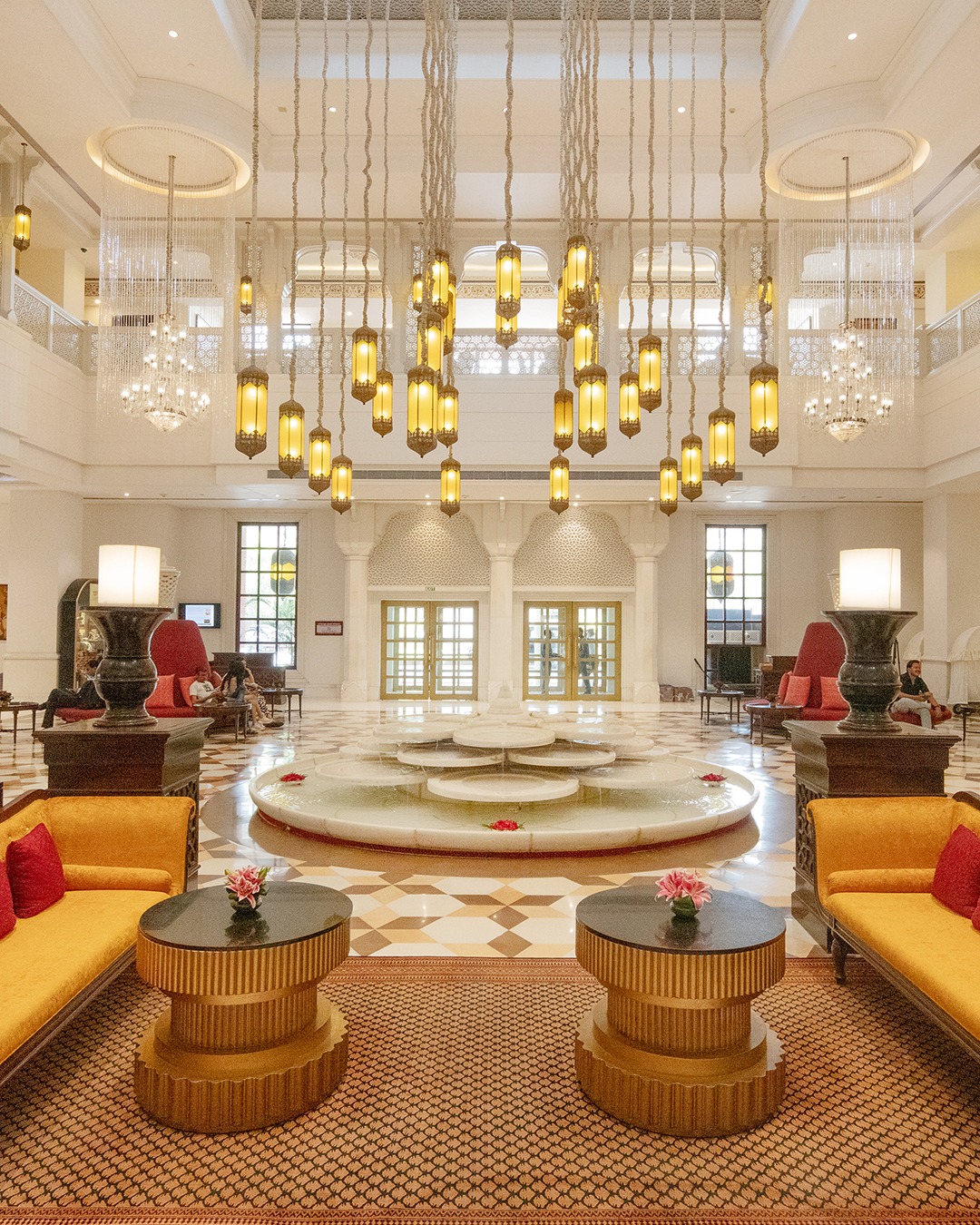 ITC Rajputana lobby fountain and lounge