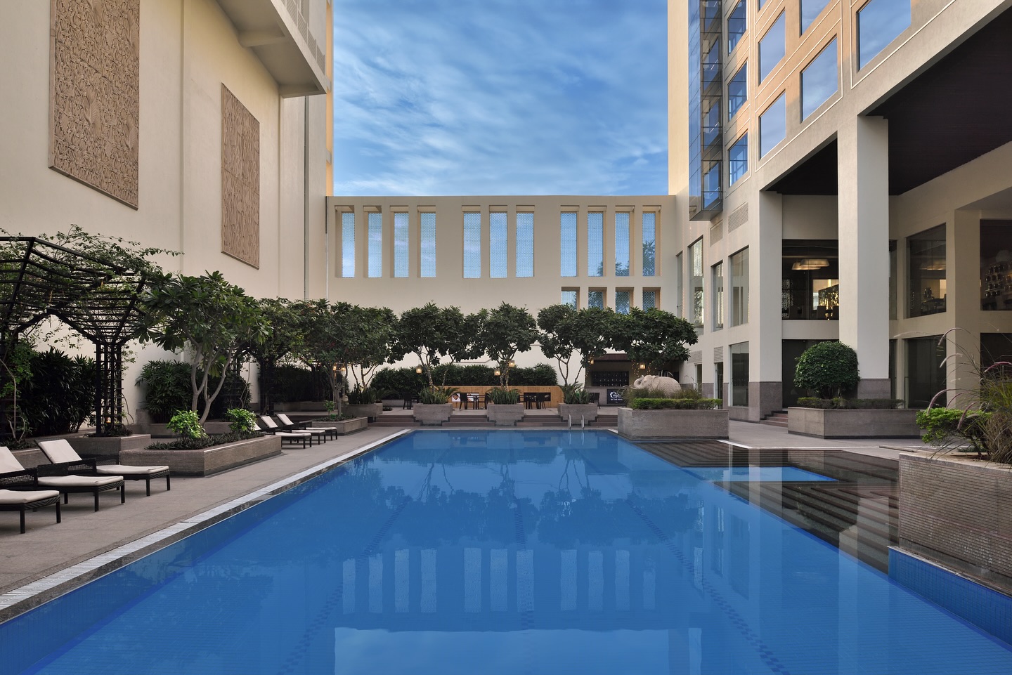 Outdoor swimming pool at Jaipur Marriott Hotel