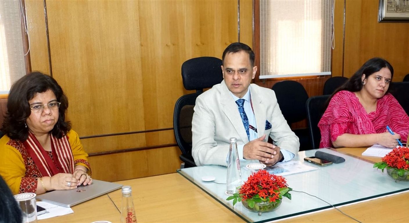 Chief Secretary Reviews Solar Schemes, Targets March 2027 Daytime Farm Power