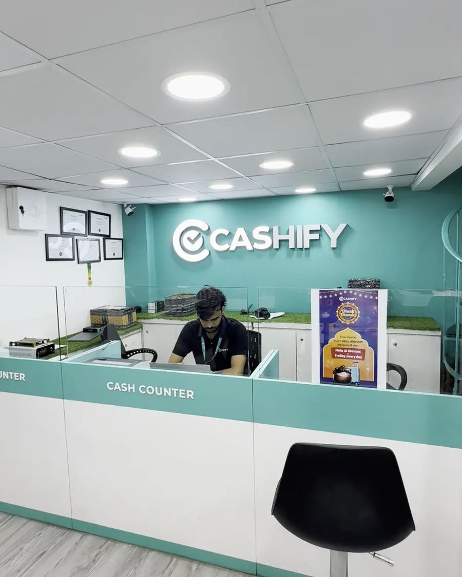 The service counter inside the Cashify store on MI Road, Jaipur